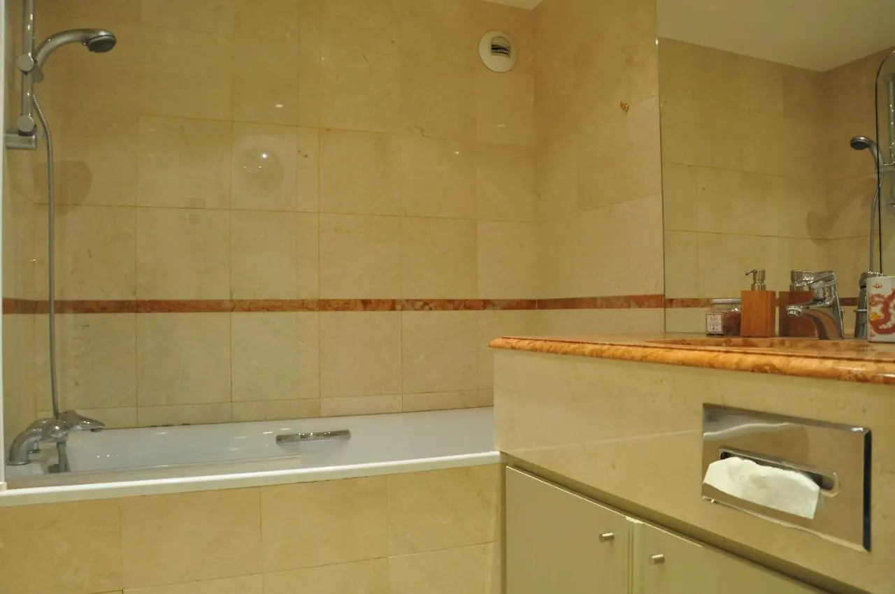 Au Champs Elysees Apartment Paris France