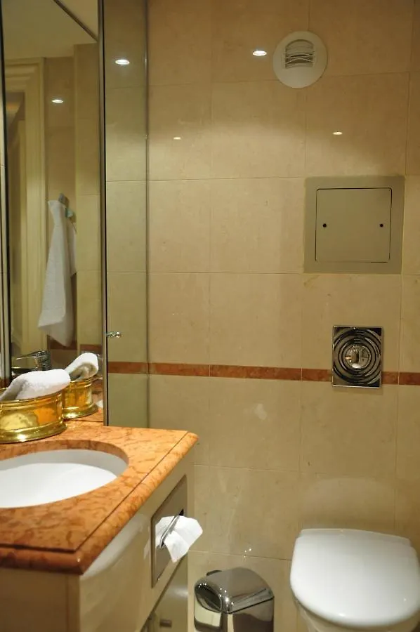 Au Champs Elysees Apartment Paris 0*,